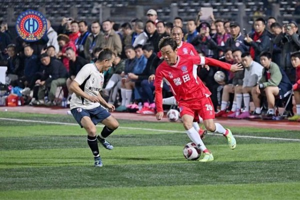 梦回2000年！重庆足协杯夺冠25周年联谊纪念赛精彩上演