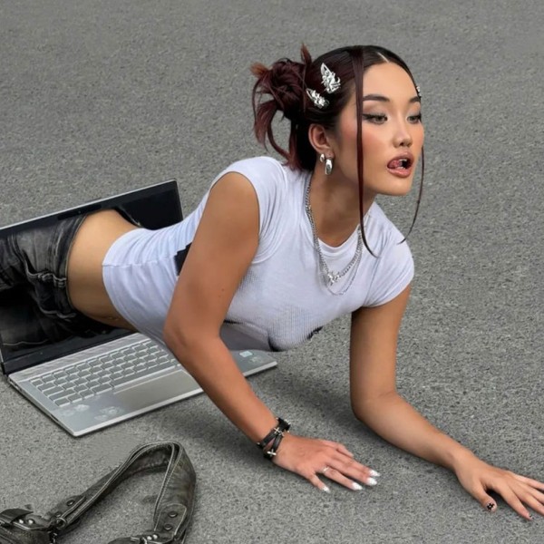 一辈子要出片的亚洲人，拍照pose更新了