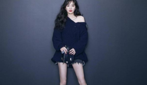 一直行走在时尚前端的女明星，演技和地位一直不被撼动，性感潮流