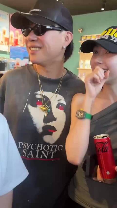 胡彦斌还曾经说过，不公开的就是不会结婚的，所以感觉好事将近啦？