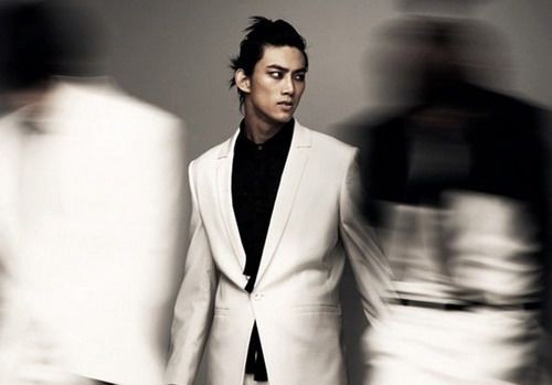 韩娱每周一星：“禽兽偶像”代言人玉泽演(图)