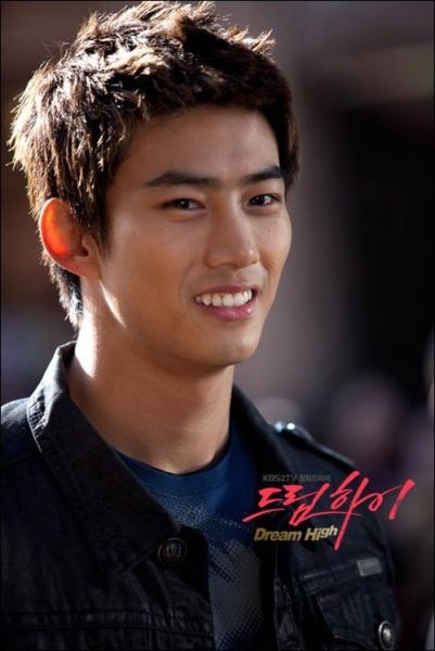 韩娱每周一星：“禽兽偶像”代言人玉泽演(图)