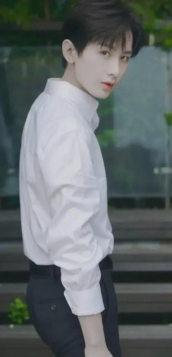 京圈格格等众星八卦汇总,汪一博赵利颖杨幂等热点全知晓