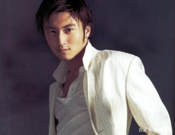 国内娱乐圈有哪些明星已经移民到国外了？