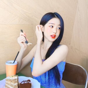 I am catastrophically in love with you. “我爱你爱得要命。” 张元英 | 张员瑛 禁二改.用图标源.