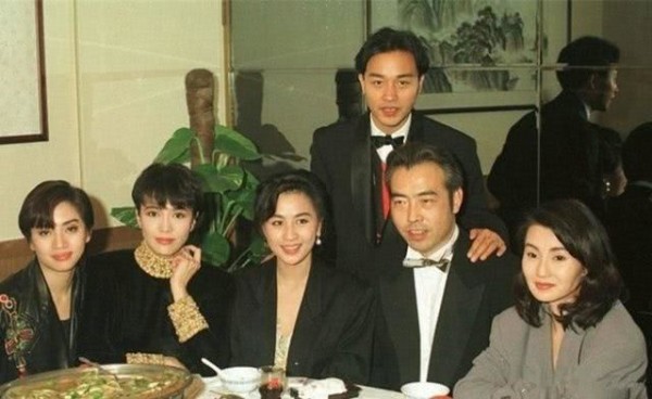 娱乐圈是个小圈子，同时也是个大圈子，珍藏的明星合照