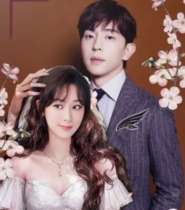 你我来追短剧：杨紫和邓伦，两位在演艺圈中熠熠生辉的明星，他们的演艺之路各有精彩，合作也留下了难忘的回忆。
 
杨紫童星出道，凭借《家有儿女》中夏雪一角被观众熟知。此后，她不断打磨演技，从《欢乐颂》中单纯可爱的邱莹莹，到《香蜜沉沉烬如霜》里天真烂漫又深情的锦觅，她能轻松驾驭多种角色，用细腻的情感诠释让角色深入人心。
 
邓伦同样实力不俗，他在《因为遇见你》里展现出温柔深情的一面，《我的真朋友》中又将...