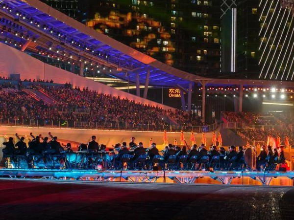 以音符见证庄严时刻！深圳交响乐团在十五运闭幕式奏响圆满乐章