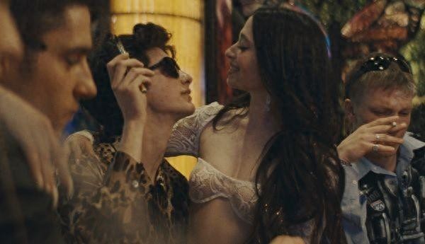 打败《惧裂》黛咪摩尔！25岁女星「演性工作者」夺英国奥斯卡影后