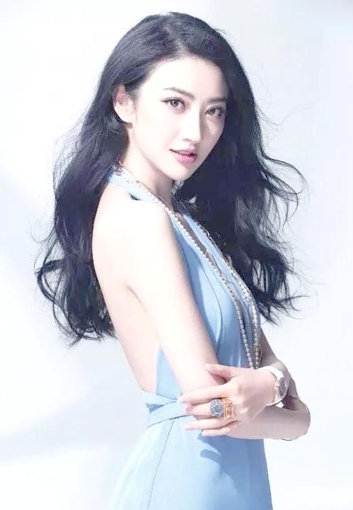 娱乐圈资源咖的崛起与沉落：从景甜到周杰的明星之路