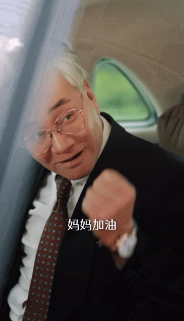 40多岁离开体制，56岁出演“爆火”短剧《太奶奶》，专访演员屈刚