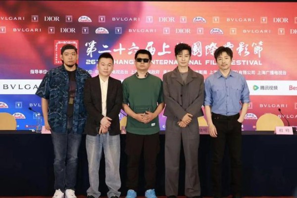 黄晓明增肥30斤演智障人士，《河边的错误》导演新片怎么样？