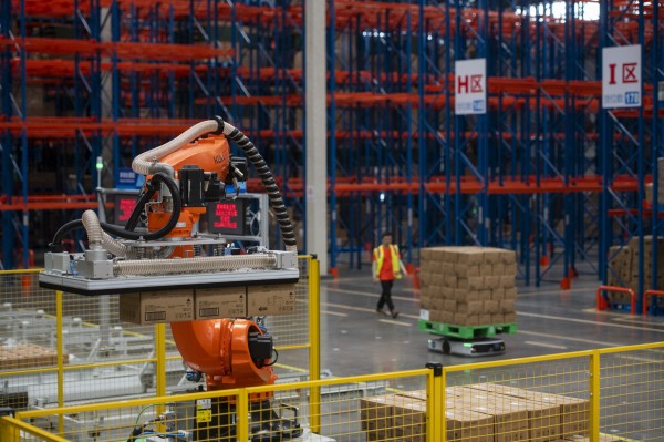 新华全媒头条丨“链”上话合作 携手创未来——写在第二届中国国际供应链促进博览会开幕之际