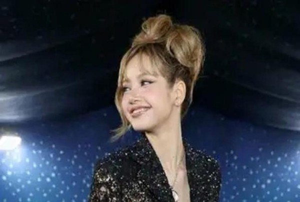 最近，时尚圈大事件不断，在第四届栩栩华生时尚文化大赏上，倪妮、马思纯、欧阳娜娜等明星齐聚，红毯造型吸睛十足，展现各自独特魅力