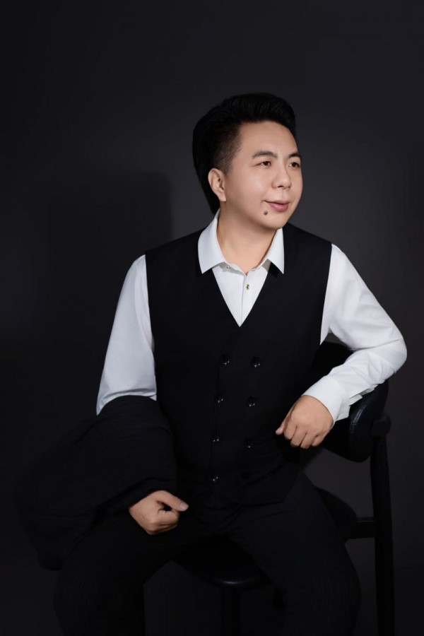 索南扎西：歌声传情，善行筑梦——一位比“一线明星”更闪耀的公益使者