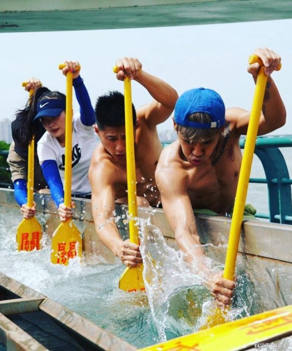 全明星运动会因疫情停播 彭小刀接力赛前滚翻冲刺