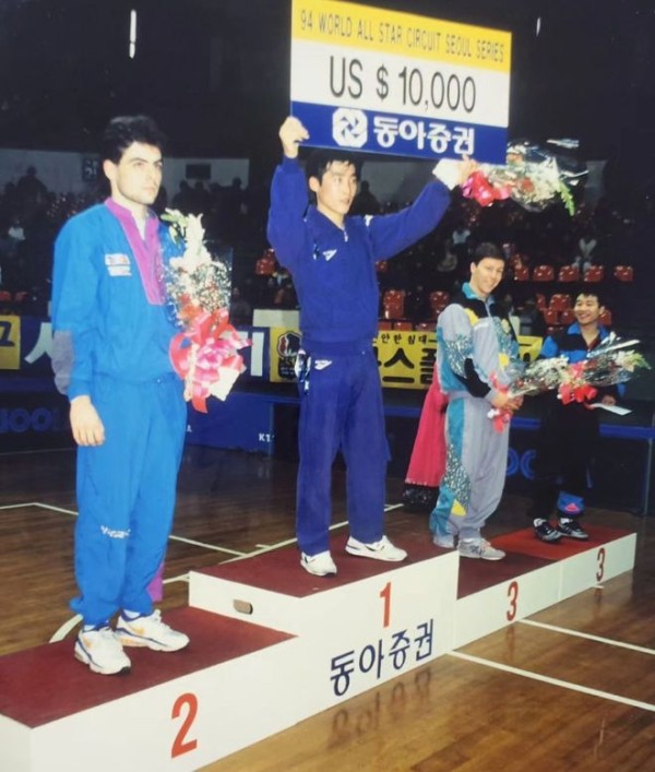 金泽洙晒出30年前全明星夺冠合影，亚军季军，你能认出是谁吗？