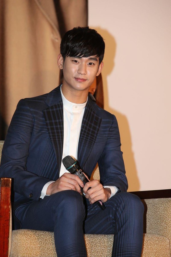 《星你》主演塌房连锁反应：从全智贤到金秀贤，看品牌危机公关的生死时速