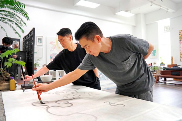 跨界艺术圈 刘德华感动重拾17岁冲劲