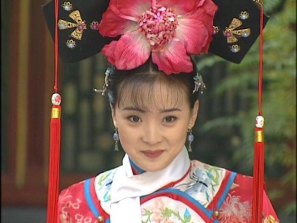 这些绝美女星嫁入豪门，逐渐偏离演员，安心做起贵妇阔太，舒服