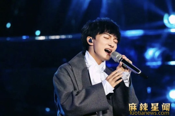 周深为什么是女声 男身女嗓背后的故事让人感动