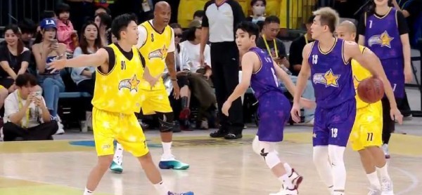 名人赛举行，郭艾伦43分MVP名人队险胜聚星队，任嘉伦获奖，王俊凯献唱