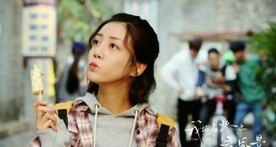 杨幂捧红了热巴还想捧李溪芮, 而林心如旗下的艺人却纷纷解约了