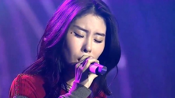 张碧晨唱一首《曾经守候》，优雅声线太深情了，听醉了！