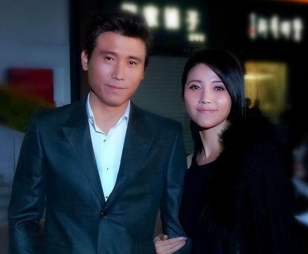 李乃文吻戏翻车：颜丙燕当场吐槽，剧组爆笑背后有何隐情