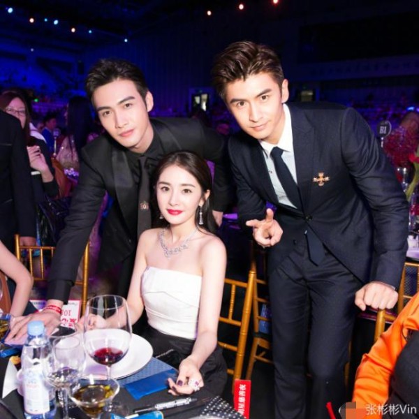 杨幂生日半个娱乐圈送祝福，迪丽热巴最诚恳感恩