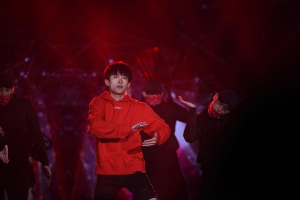 易烊千玺考编风波：一场明星公关策略的反面教材