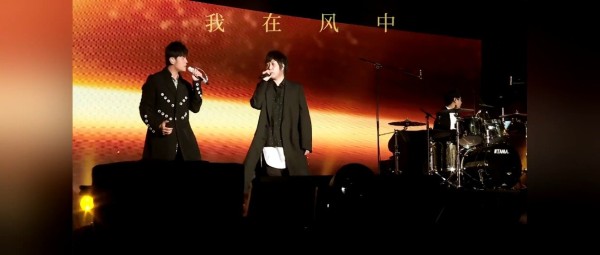 五月天演唱会上的男歌手们