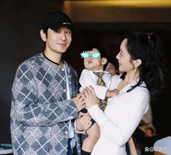 杨颖带小海绵和黄晓明妈妈聚餐 和谐互动暖人心