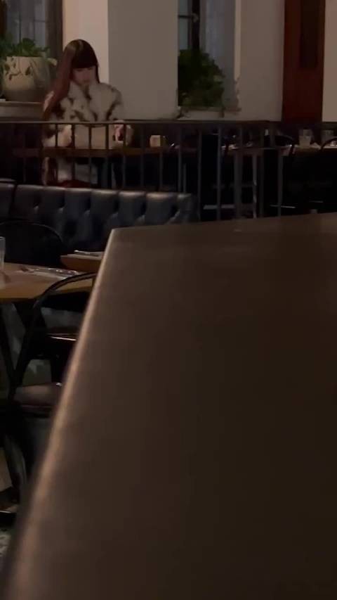 最近在纽约高档餐厅吃霸王餐而出名的34岁网红Pei