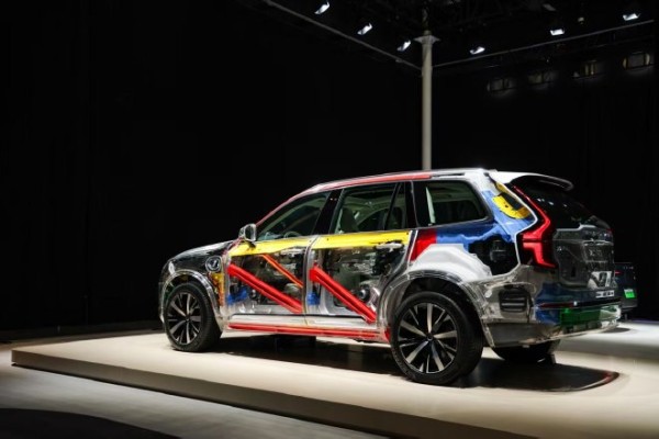 2025广州车展：沃尔沃携旗下明星车型亮相