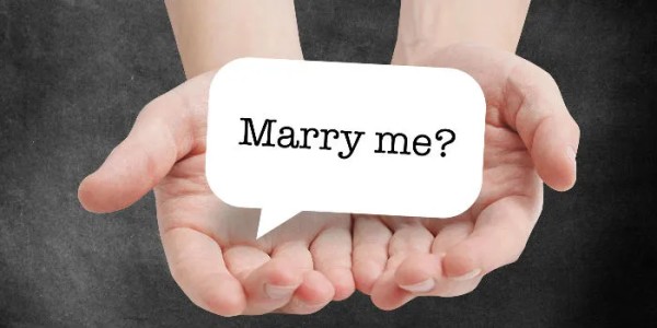 赵丽颖冯绍峰喜结连理：名下共有15家公司 不亚于一场并购重组