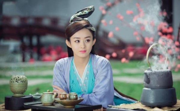 赵丽颖获得年度电视剧女演员荣誉 下台后马上赶回横店拍戏（4）