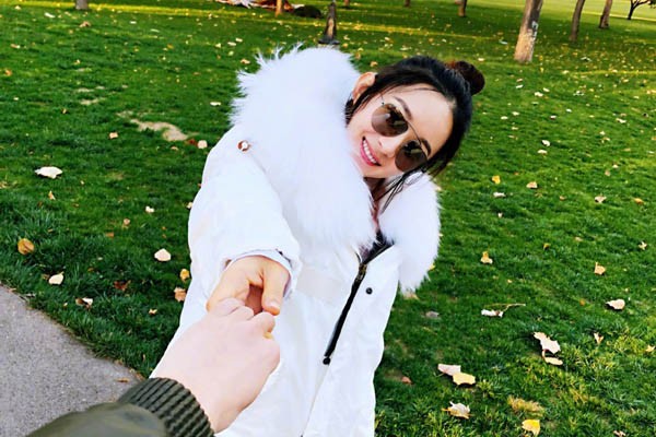 赵丽颖加盟和颂传媒解锁新身份 她将展开全新的演艺之路