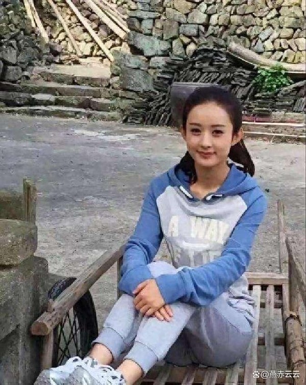 赵丽颖逆袭成影后,感情路起伏不断,婚姻与事业收获的不同人生走向