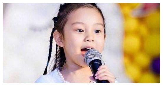 贾乃亮与李小璐离婚半年了,如今几度传言李小璐要为小甜馨改姓?