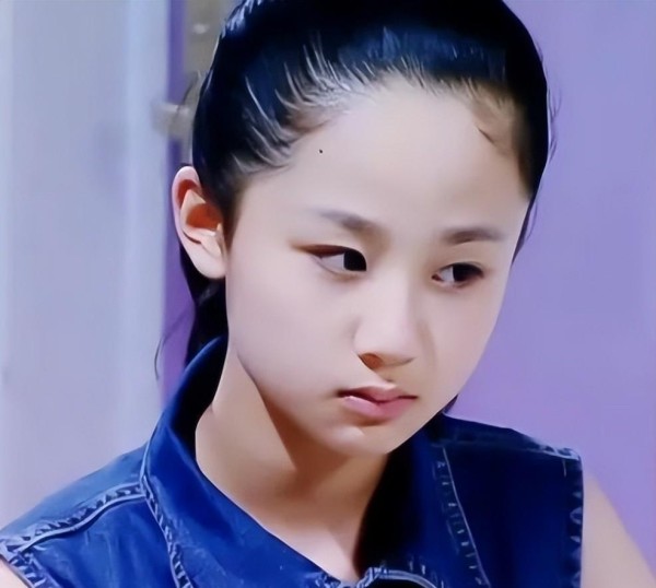 从“被换角”到“顶流女王”：杨紫25年逆袭路，靠的竟是这股狠劲！