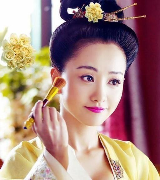 谁是最美古装女神，杨幂上榜，赵丽颖只排第四，而她众望所归！