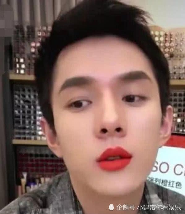 继李佳琦走红后,又一个美妆博主火遍全网,我的钱兜子扛不住了