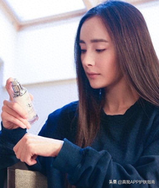 杨幂、杨颖、范爷领衔，深扒明星化妆台，看看她们都用什么化妆品