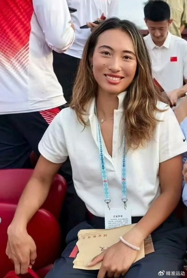 郑钦文、张雨霏等文体圈明星观礼九三阅兵，祝福伟大祖国繁荣昌盛