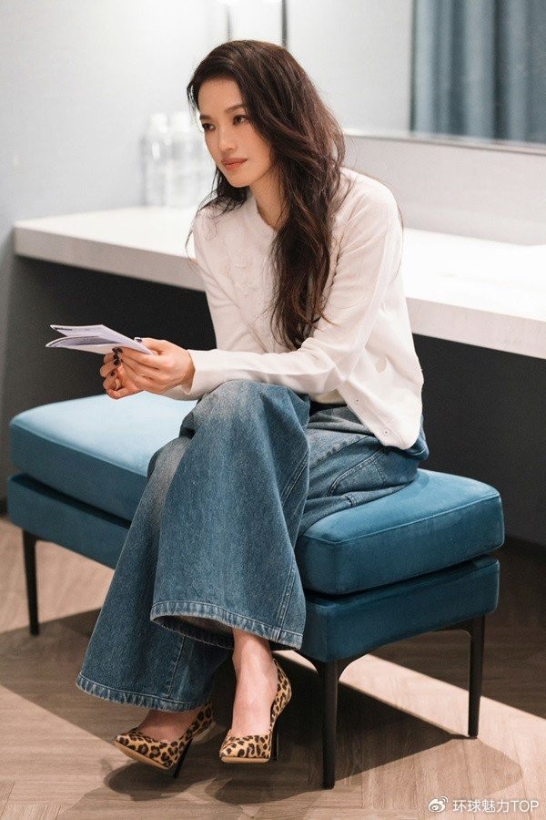 步履如诗，演绎都会浪漫：明星与博主的CASADEI卡桑蒂风格甄选