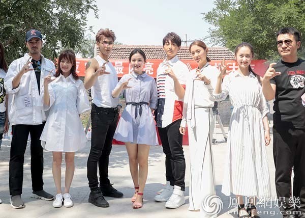 《夜空星》黄子韬跨界任音乐总监 携手吴倩领衔亮相