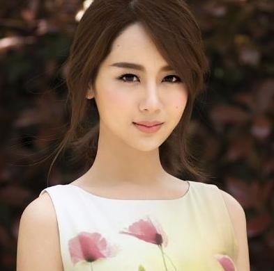 星路坎坷的杨紫：一路走来被人指指点点，曾半夜遭剧组赶出房间