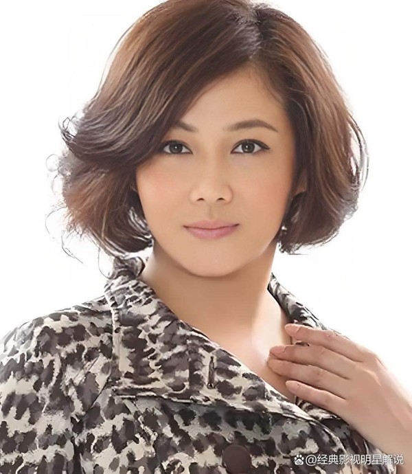 聚光灯下的伤痕：那些被原生家庭拖垮的美女明星