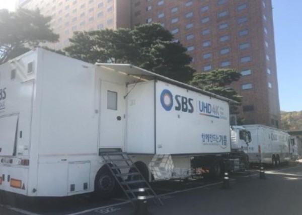 宋仲基爸爸现身心情大好，双宋婚礼安保再升级，只有蚊子能飞进去